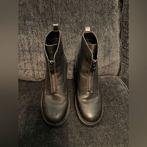 Marc Fisher Paralee Lug Sole Boots in black sz 9